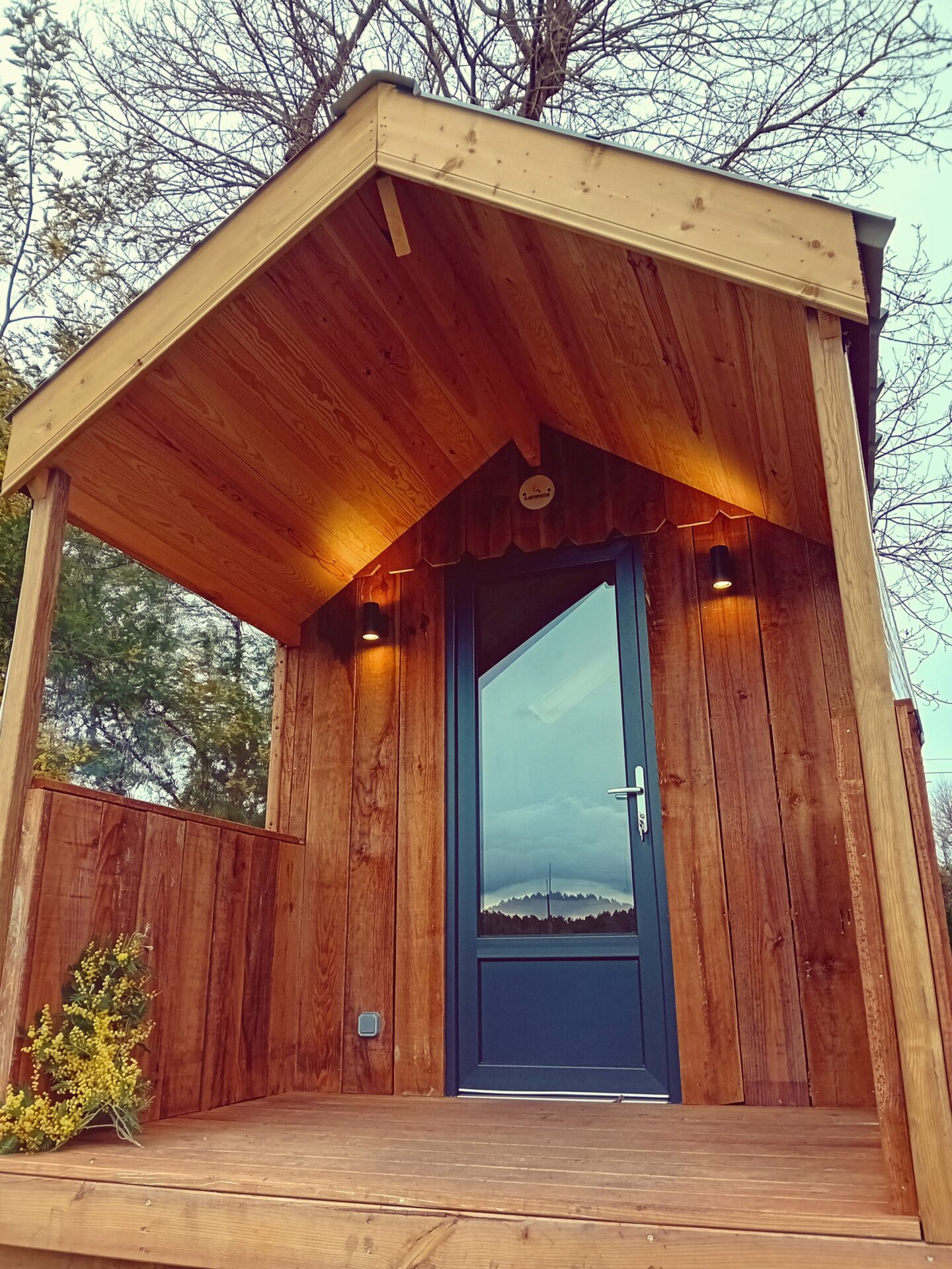 Le Rêveur, studio de jardin en bois par Glampinnovateur, idéal pour l’hébergement insolite, le glamping et labellisé Accueil Vélo.